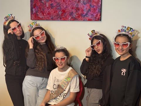 Bat Mitzvah avec maquillage pour un groupe d'adolescentes