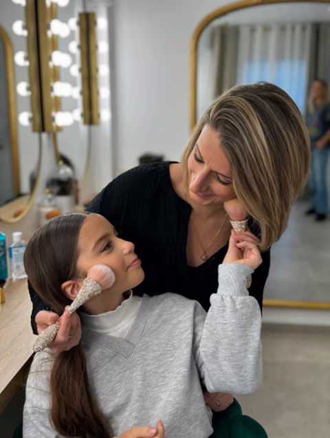 Cours de maquillage en famille